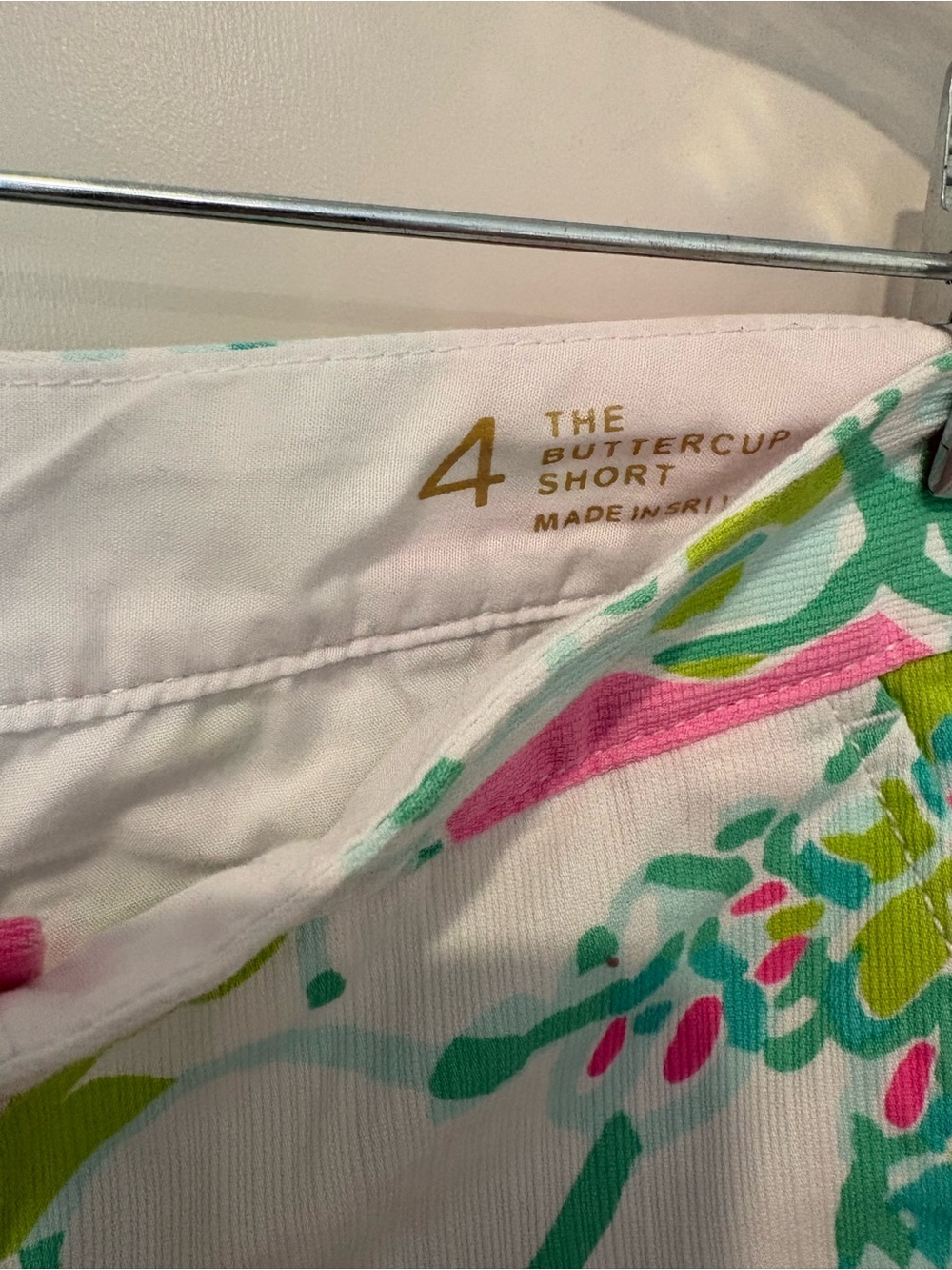 Lilly Pulitzer Floral Scallop Hem Buttercup Shorts. Coastal Preppy Colorful 4 - Picture 6 of 14